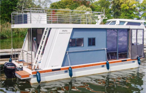Nice ship-boat in Havelsee with 1 Bedrooms, Brandenburg An Der Havel